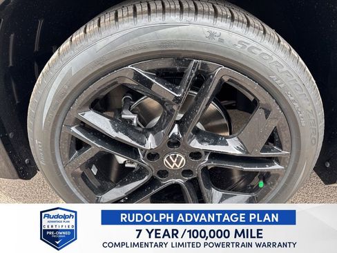 Certified 2026 Volkswagen Tiguan SE R-Line FWD image 10