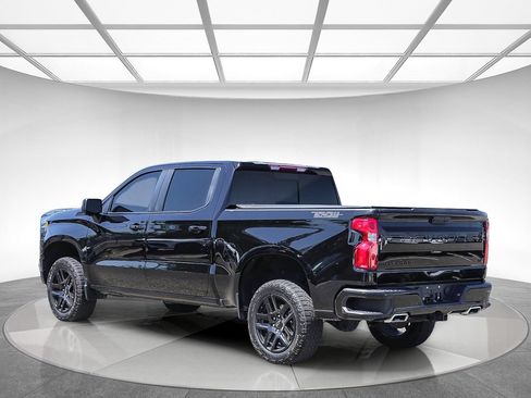 Used 2024 Chevrolet Silverado 1500 LT Trail Boss w/ LT Trail Boss Premium Package AWD/4WD image 2