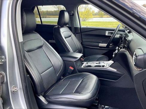 Certified 2023 Ford Explorer Limited AWD/4WD image 8