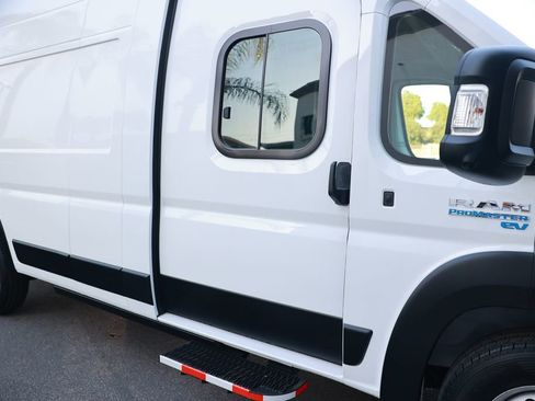 Used 2024 RAM ProMaster 3500 w/ Delivery Van Package FWD image 9