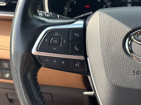 Used 2021 Toyota Highlander Platinum AWD/4WD image 19