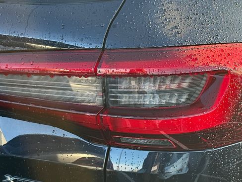 Used 2023 BMW X5 xDrive45e w/ M Sport Package image 16