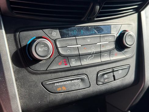 Used 2019 Ford Escape SE FWD image 17