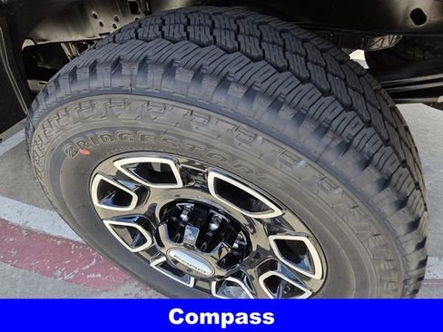 New 2026 Ford F250 Platinum w/ FX4 Off-Road Package image 13