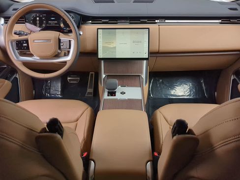 Used 2025 Land Rover Range Rover Long Wheelbase SE image 15