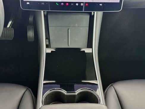 Used 2021 Tesla Model Y Long Range image 31