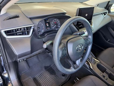 Used 2023 Toyota Corolla LE image 4
