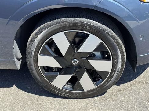 Certified 2024 Volvo XC60 T8 Ultimate w/ Protection Package Premier AWD/4WD image 6