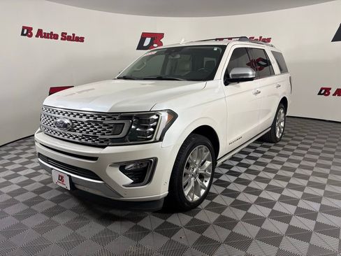Used 2019 Ford Expedition Platinum RWD image 2