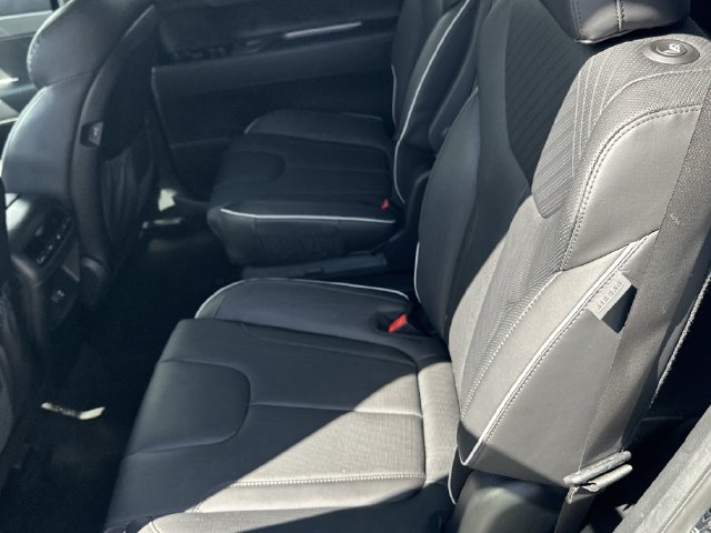Certified 2024 Hyundai Palisade SEL FWD image 12