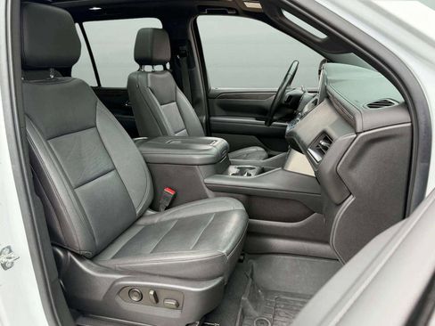 Used 2022 Chevrolet Tahoe LT w/ Luxury Package image 14