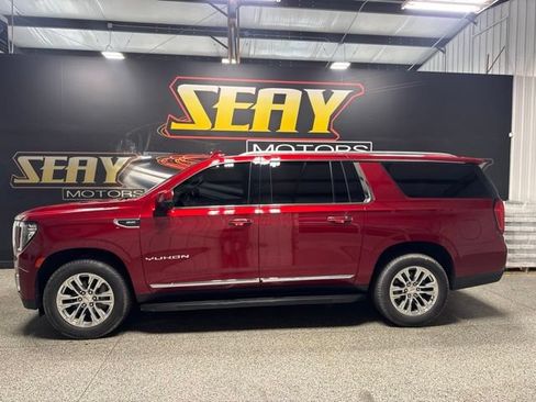 Used 2021 GMC Yukon XL SLT w/ SLT Luxury Plus Package AWD/4WD image 2