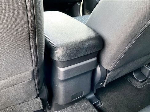 Used 2025 Mitsubishi Outlander Sport ES AWD/4WD image 32