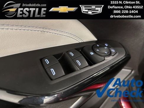 Used 2025 Chevrolet Trax LT w/ LT Convenience Package FWD image 9