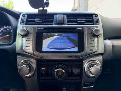 Used 2018 Toyota 4Runner SR5 Premium image 15