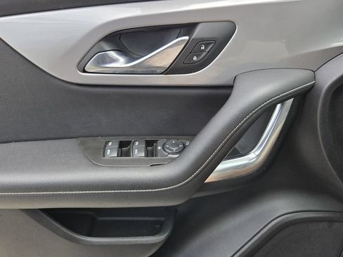 Used 2025 Chevrolet Blazer LT FWD image 20