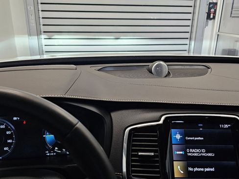 Certified 2022 Volvo XC90 T8 R-Design w/ Advanced Package image 27