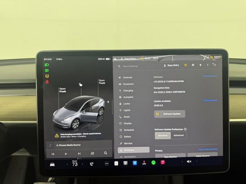 Used 2023 Tesla Model Y Long Range image 18