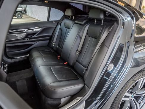 Used 2019 BMW 740i w/ M Sport Package RWD image 44