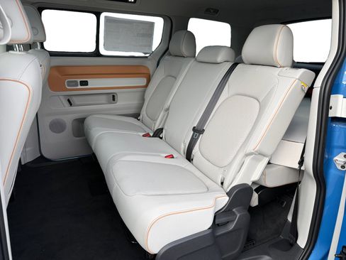 New 2025 Volkswagen ID. Buzz 1st Edition image 16