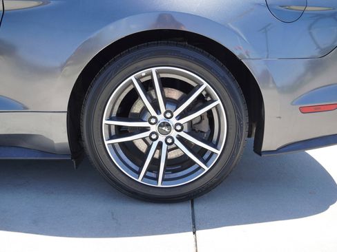 Used 2017 Ford Mustang Premium image 14