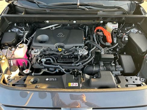 Used 2025 Toyota RAV4 LE image 29