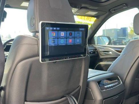 Used 2022 Cadillac Escalade Premium Luxury image 9