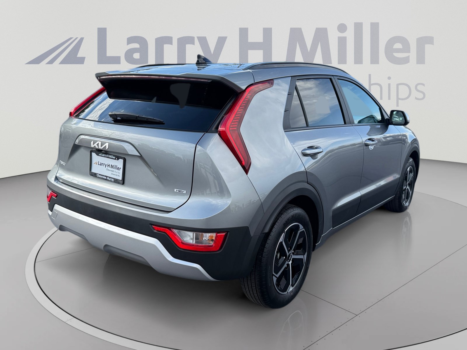 Used 2025 Kia Niro LX FWD image 5