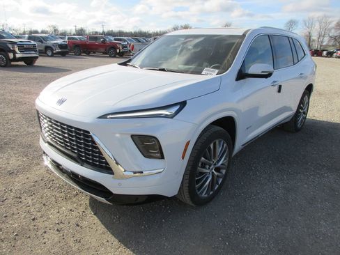 New 2026 Buick Enclave Avenir image 9