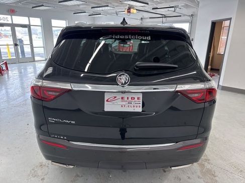 Used 2023 Buick Enclave Essence image 9