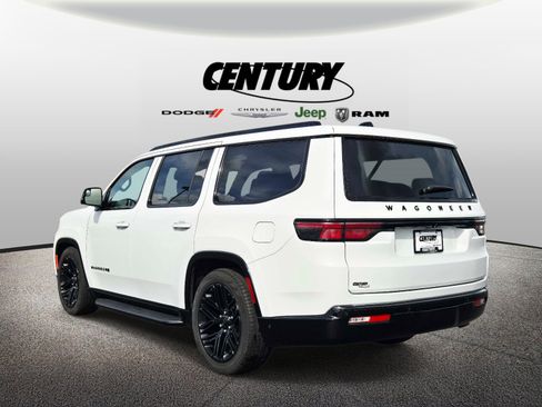 Used 2024 Jeep Wagoneer Series II w/ Convenience Group I AWD/4WD image 6