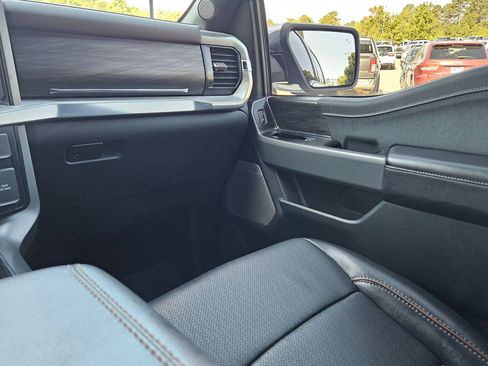 Used 2025 Ford F150 Lariat w/ Equipment Group 501A Mid AWD/4WD image 11