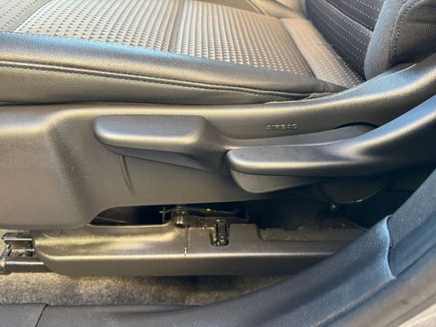 Used 2025 Chevrolet Trax LT image 23