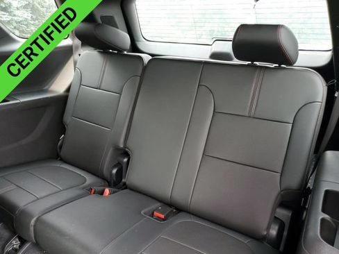 Certified 2023 Chevrolet Traverse RS w/ LPO, Floor Liner Package AWD/4WD image 34