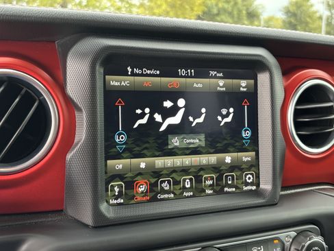 Used 2020 Jeep Wrangler Unlimited Rubicon AWD/4WD image 23