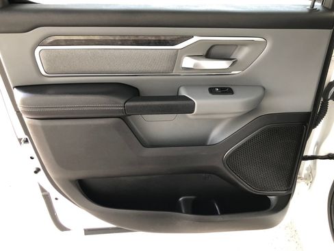 Used 2019 RAM 1500 Big Horn AWD/4WD image 13