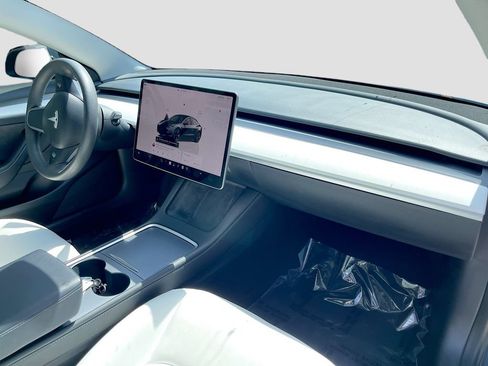 Used 2023 Tesla Model 3 Standard Range RWD image 27