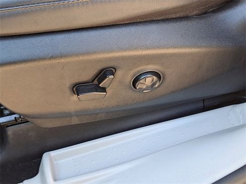 Used 2024 Chrysler Pacifica Touring-L image 20