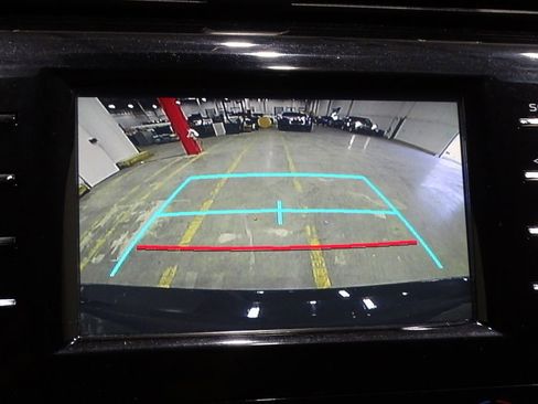 Used 2019 Toyota Camry LE image 8