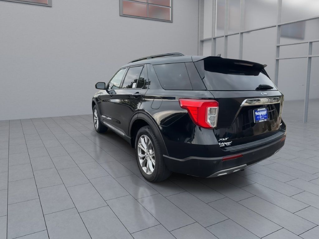 Used 2023 Ford Explorer XLT w/ Equipment Group 202A AWD/4WD image 6