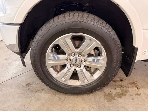 Used 2019 Ford F150 Lariat w/ Equipment Group 502A Luxury AWD/4WD image 14