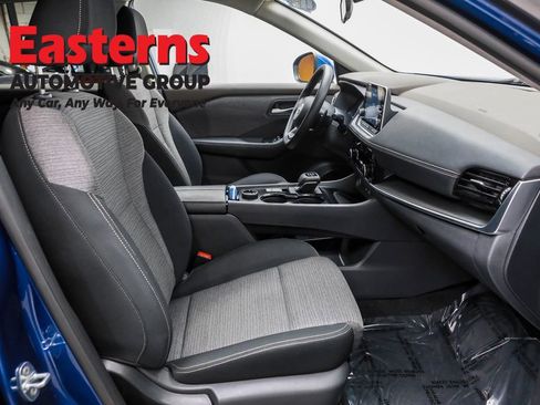 Used 2022 Nissan Rogue SV image 23