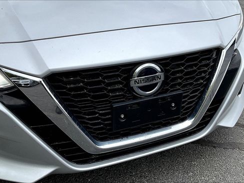 Used 2022 Nissan Altima 2.5 SV FWD image 23