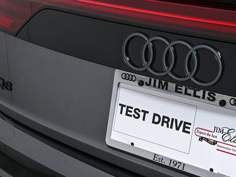 New 2025 Audi Q8 Premium Plus image 37