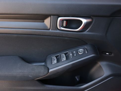Used 2023 Honda Civic Sport image 17