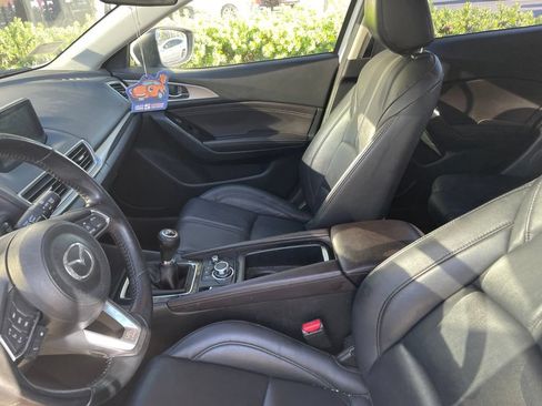 Used 2017 MAZDA MAZDA3 Touring FWD image 8
