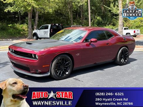 Used 2022 Dodge Challenger R/T RWD image 7