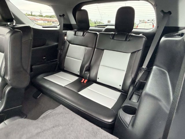 Used 2024 Ford Explorer XLT w/ Equipment Group 202A AWD/4WD image 14