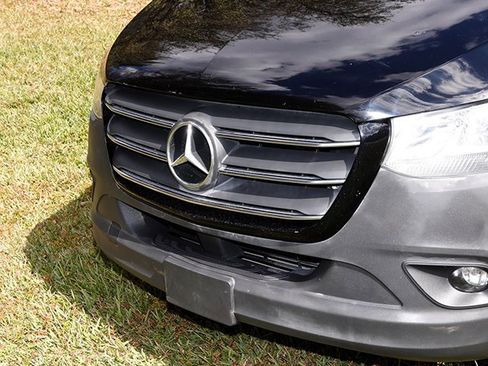 Used 2019 Mercedes-Benz Sprinter 170 image 12