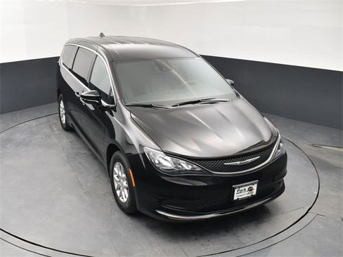 New 2026 Chrysler Voyager LX image 13
